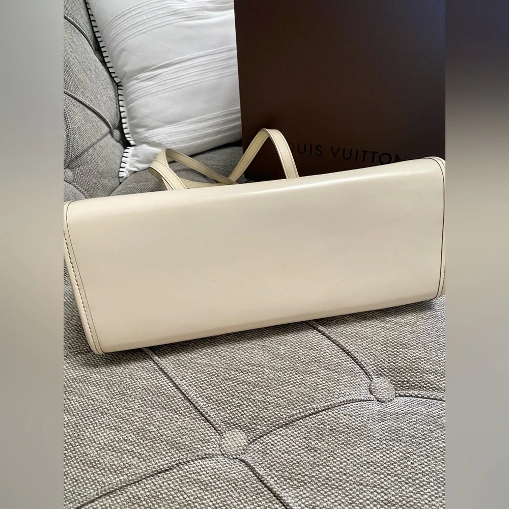 Louis Vuitton Cream Epi Leather Shoulder Tote with Matching Wallet